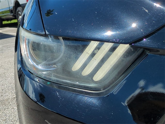 2015 Ford Mustang V6 photo 9