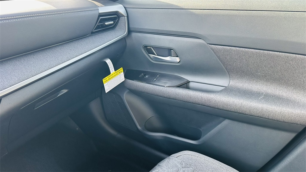 2026 Nissan Kicks SV photo 21