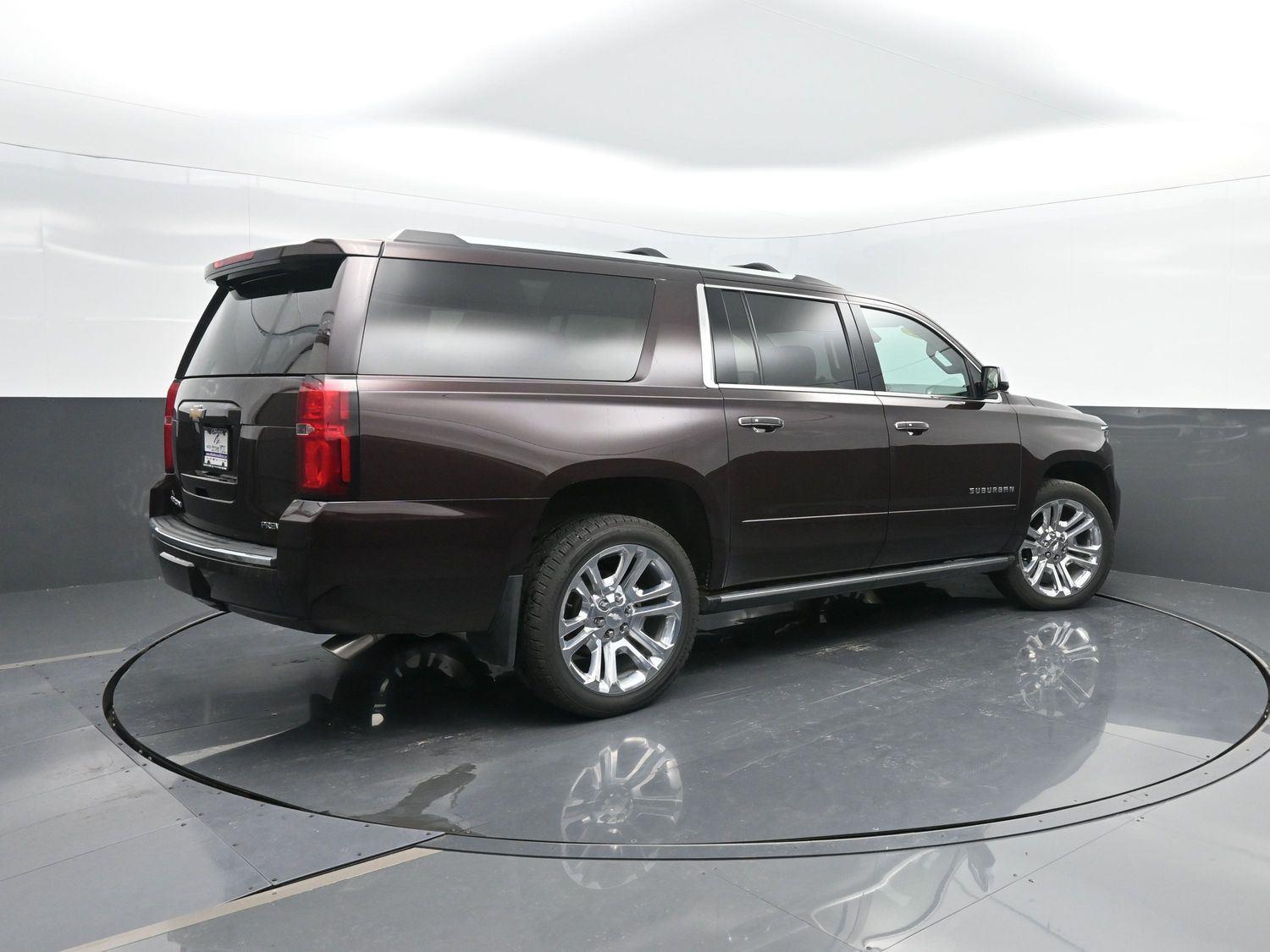2020 Chevrolet Suburban Premier photo 2