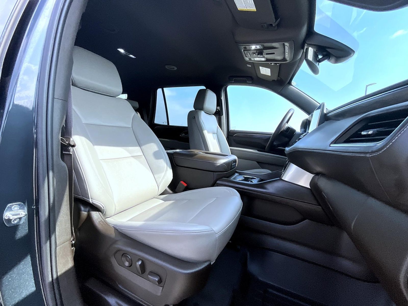 2022 Chevrolet Tahoe Z71 photo 16