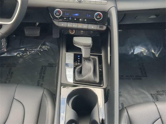 2025 Hyundai Elantra Limited photo 17