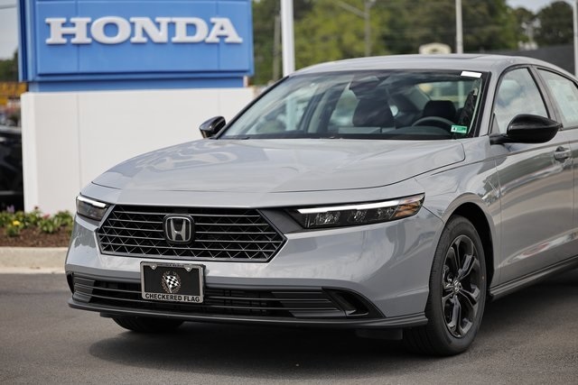 2025 Honda Accord SE photo 2