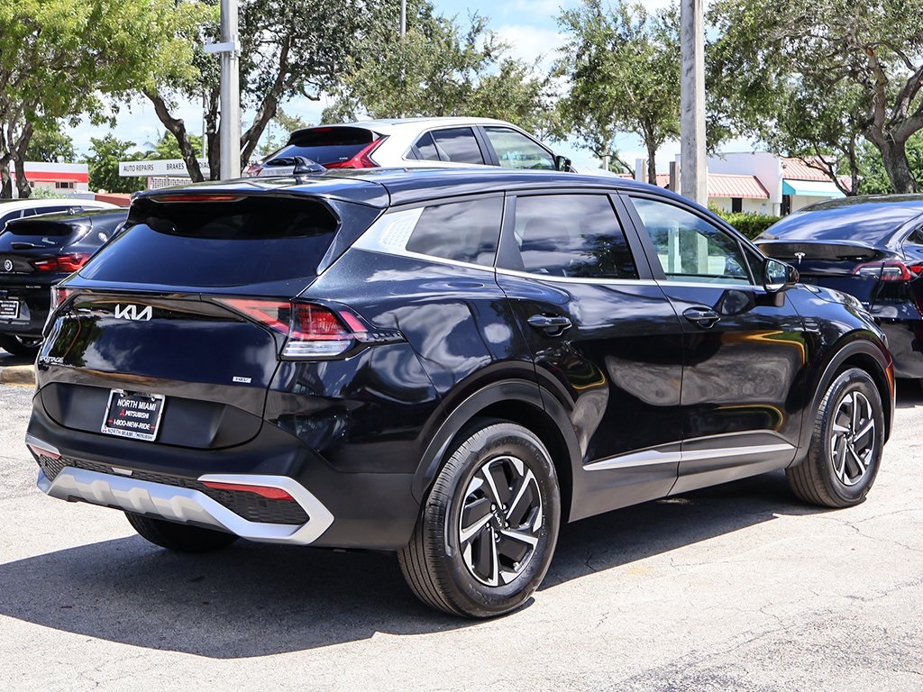 2023 Kia Sportage Hybrid LX photo 2
