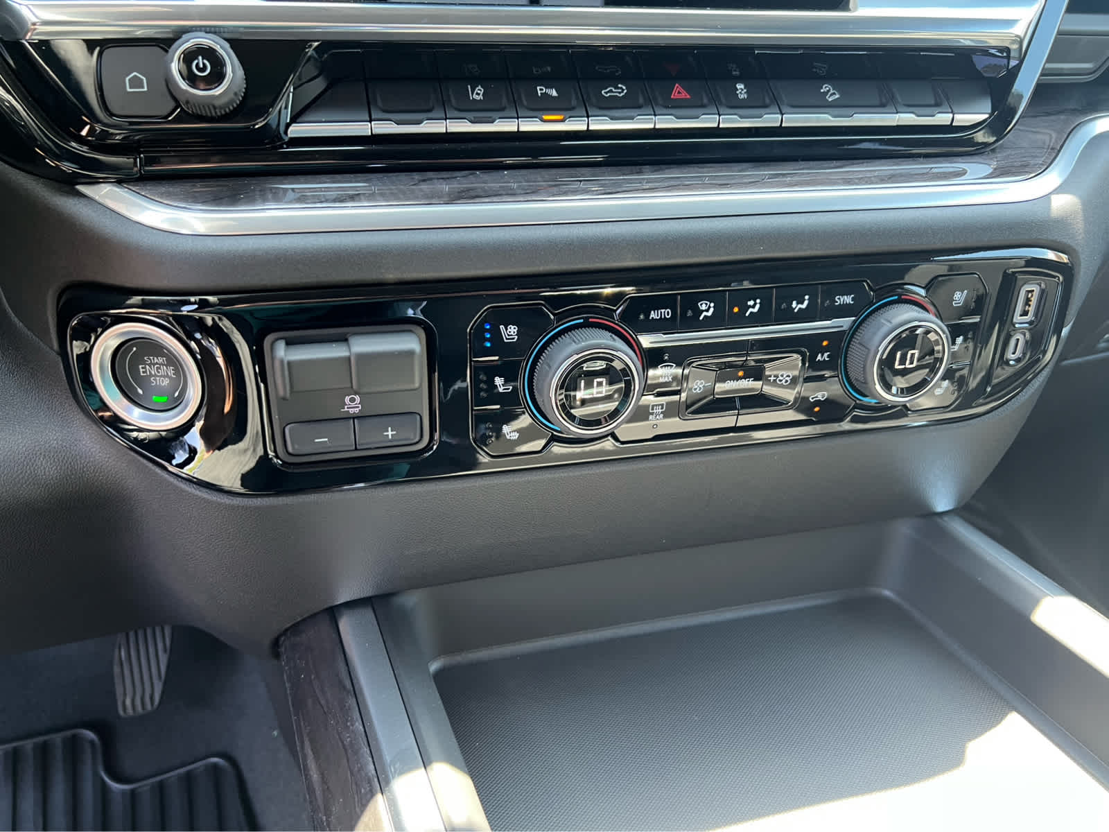 2025 Chevrolet Silverado 3500HD photo 20