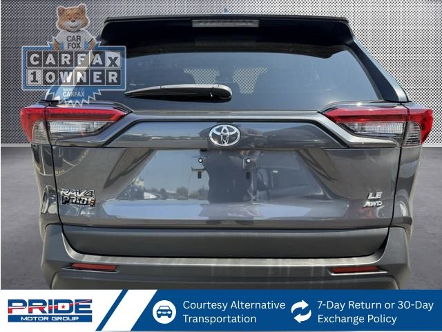 2022 Toyota RAV4 LE photo 4