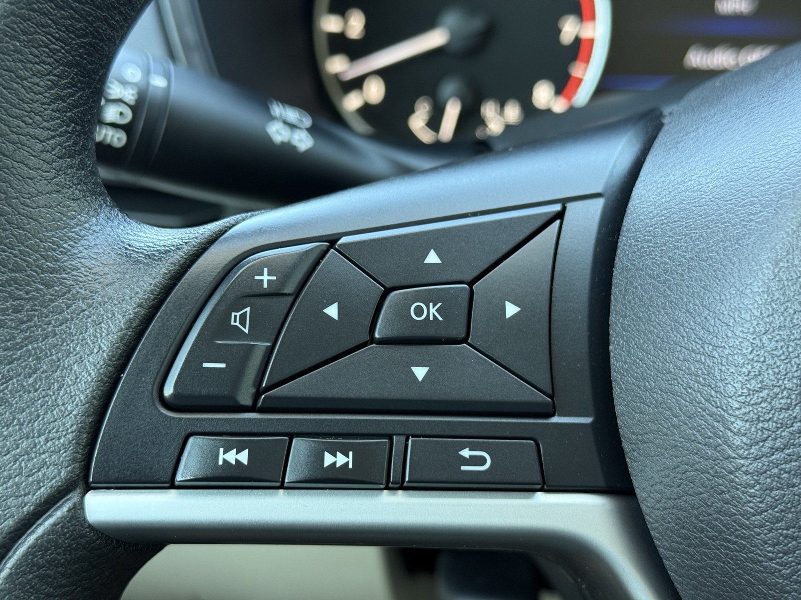 2021 Nissan Altima 2.5 SV photo 24