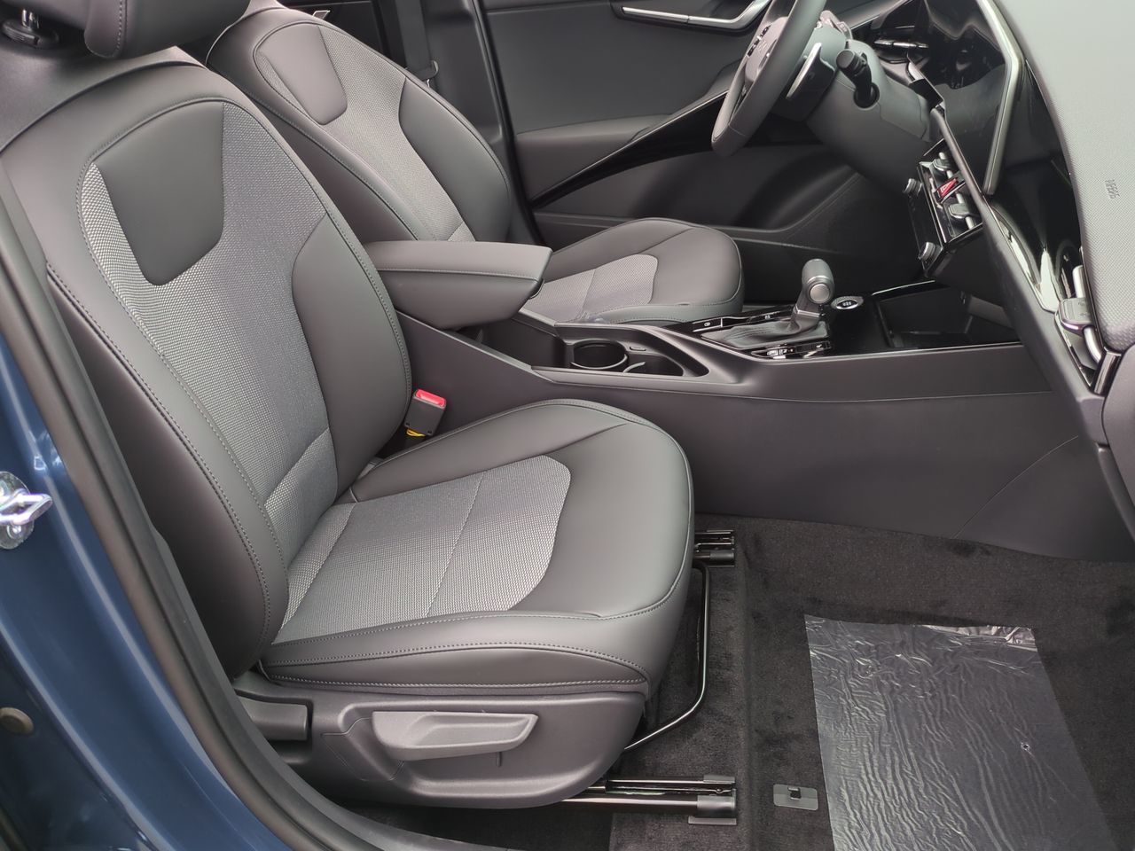 2025 Kia Niro EX photo 22