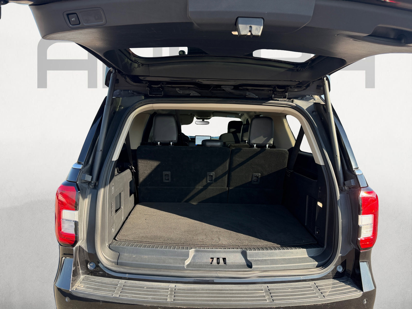 2022 Ford Expedition MAX XLT photo 4
