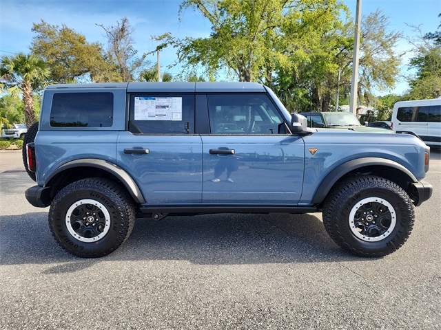2025 Ford Bronco Badlands photo 2