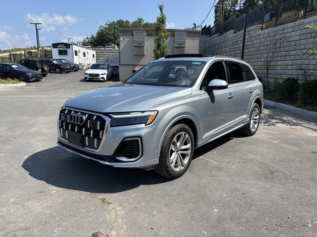 2025 Audi Q7 55 Premium Plus photo 3