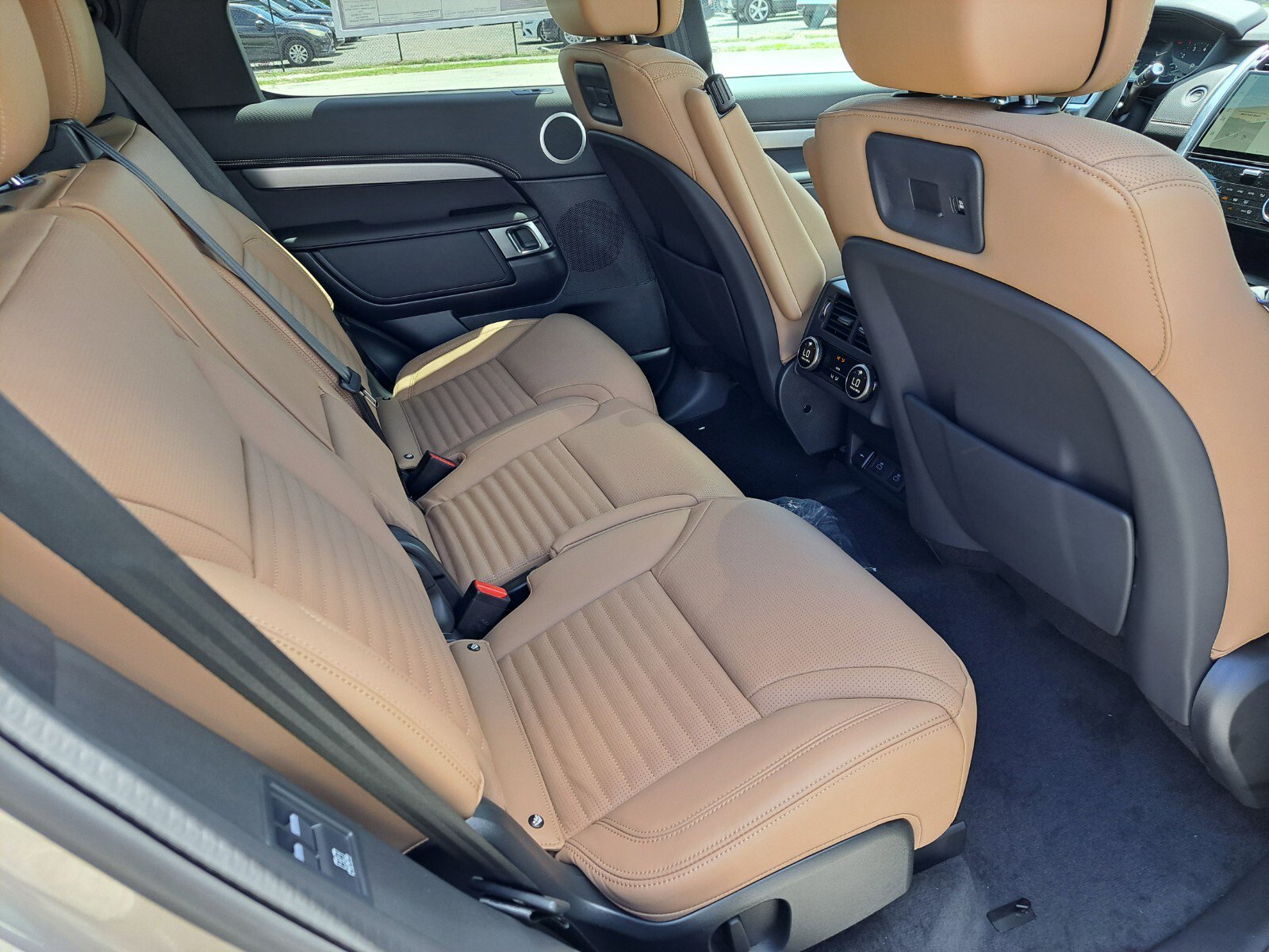 2025 Land Rover Discovery SE photo 4