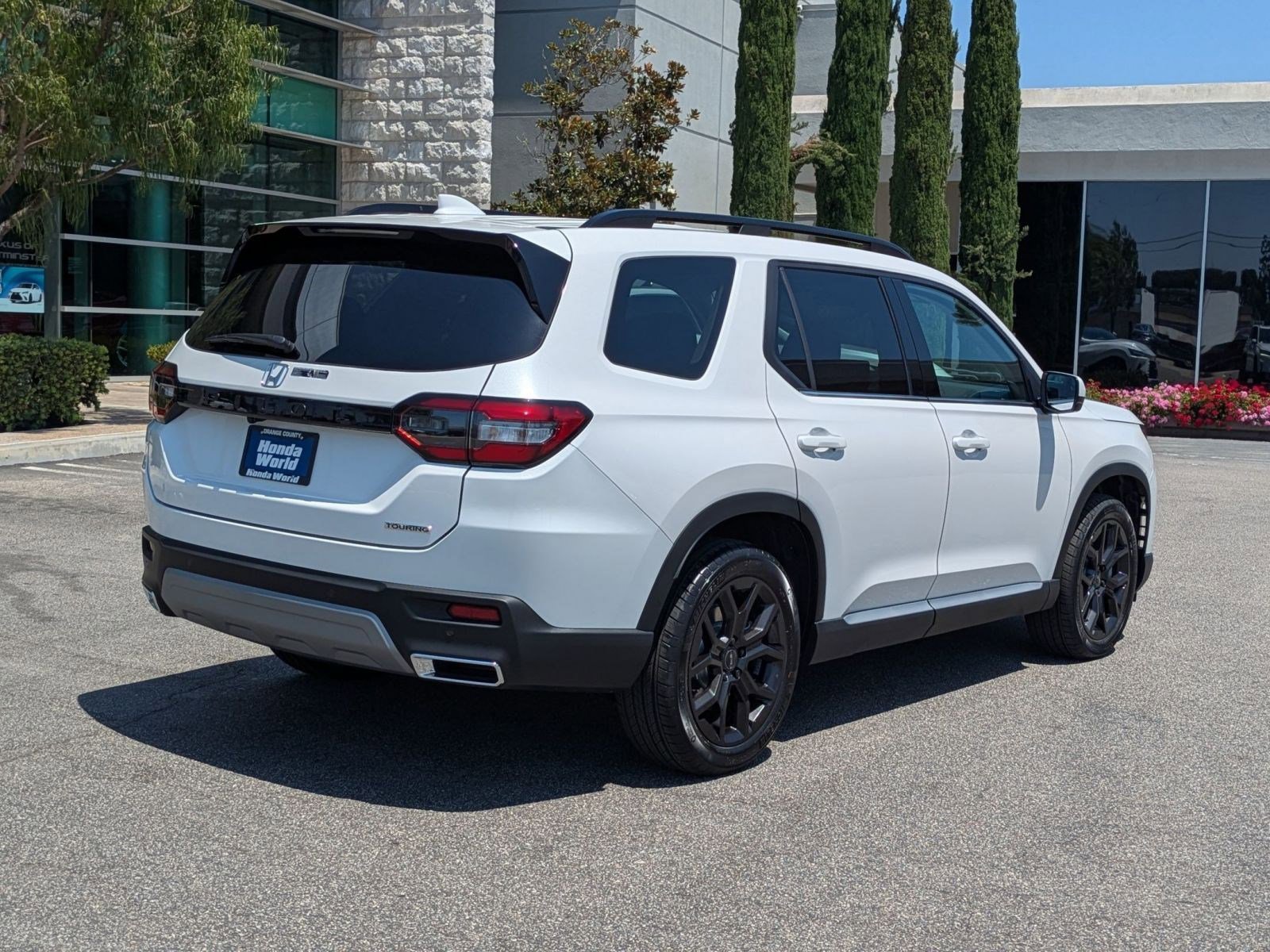 2025 Honda Pilot Touring photo 3