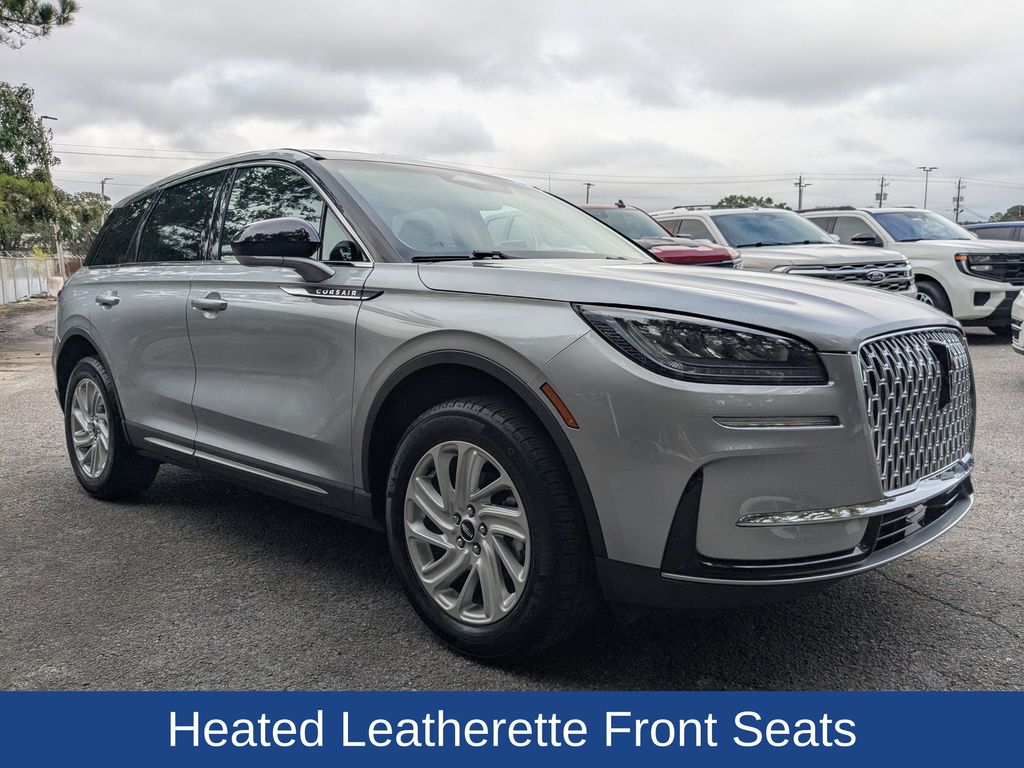 2023 Lincoln Corsair Standard photo 2