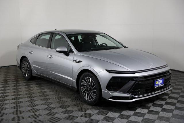2025 Hyundai Sonata Hybrid SEL photo 3