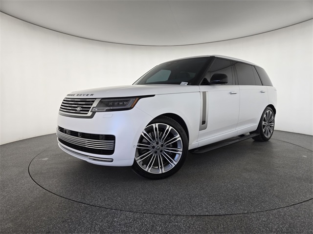 2024 Land Rover Range Rover SV's photo