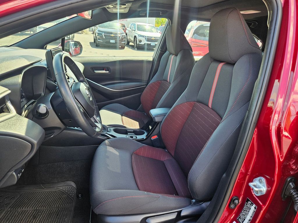 2023 Toyota Corolla SE photo 13