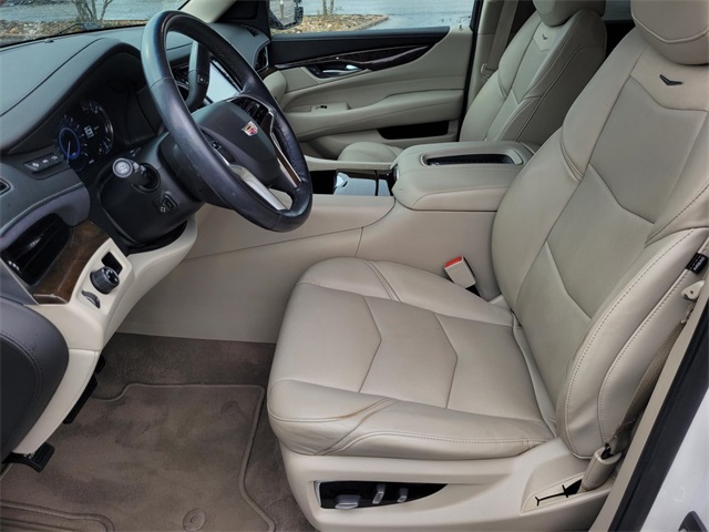 2018 Cadillac Escalade Luxury photo 27