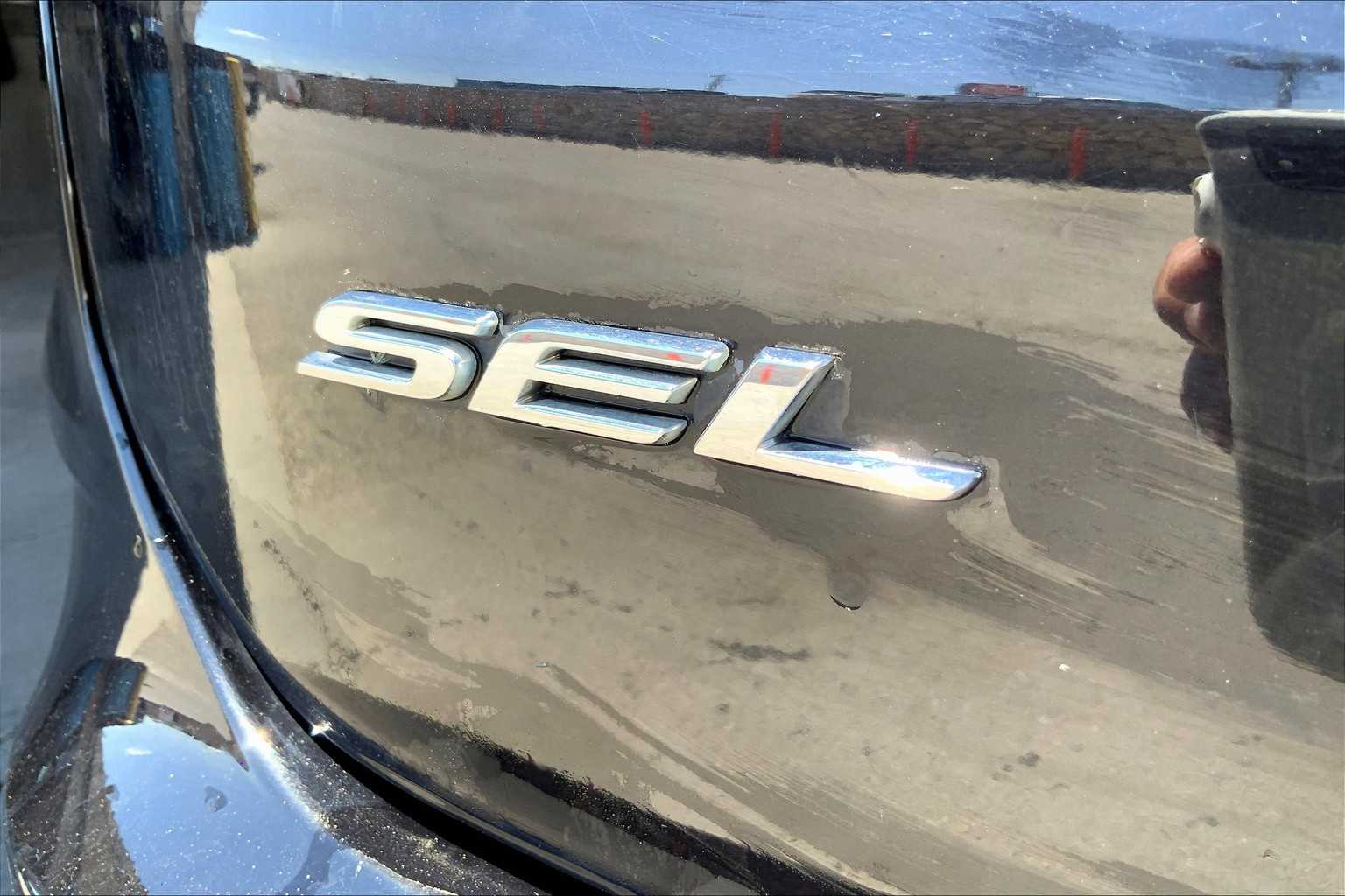 2023 Ford Edge SEL photo 9