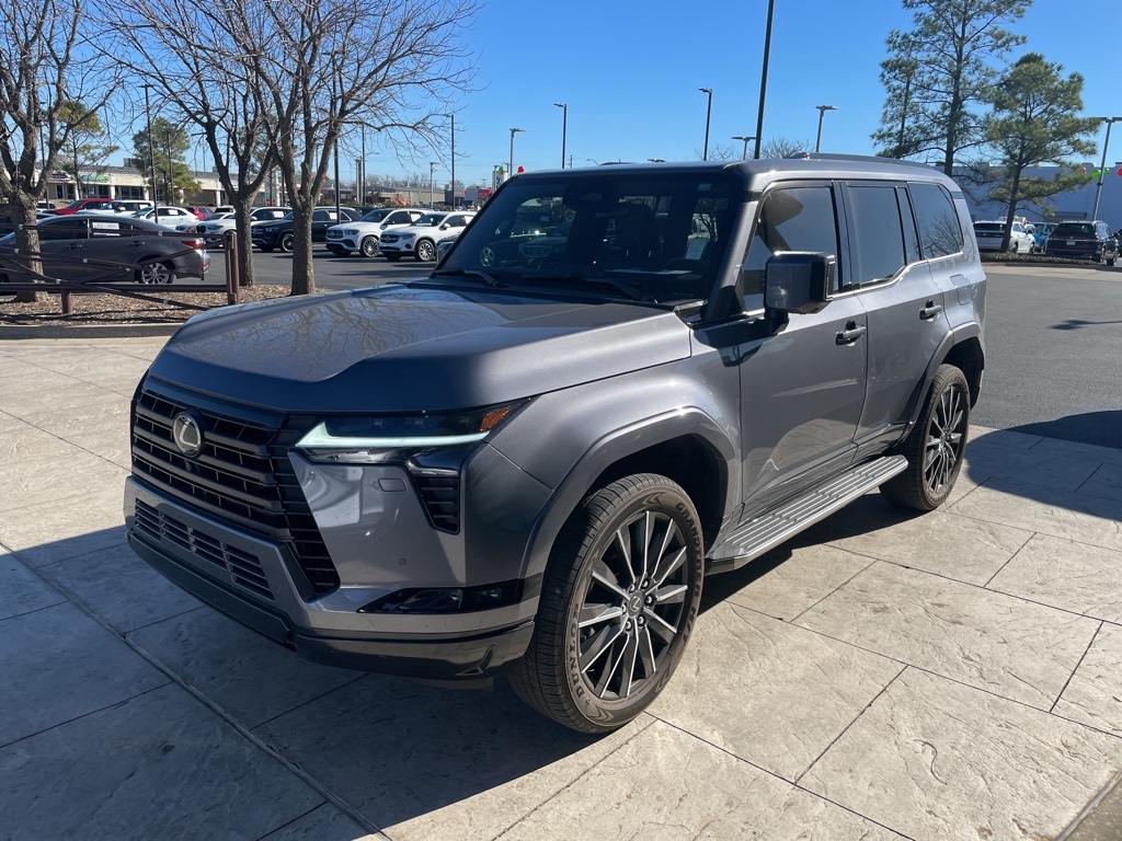 2025 Lexus GX Luxury's photo