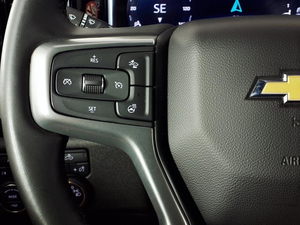 2025 Chevrolet Silverado 1500 LT photo 9