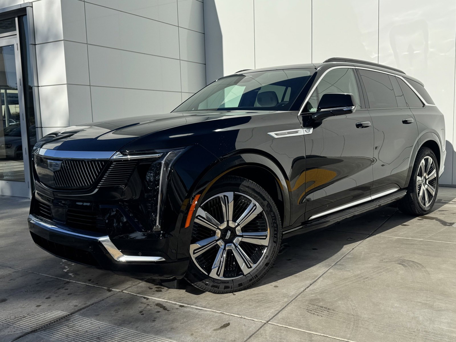 2025 Cadillac Escalade IQ Luxury photo 2