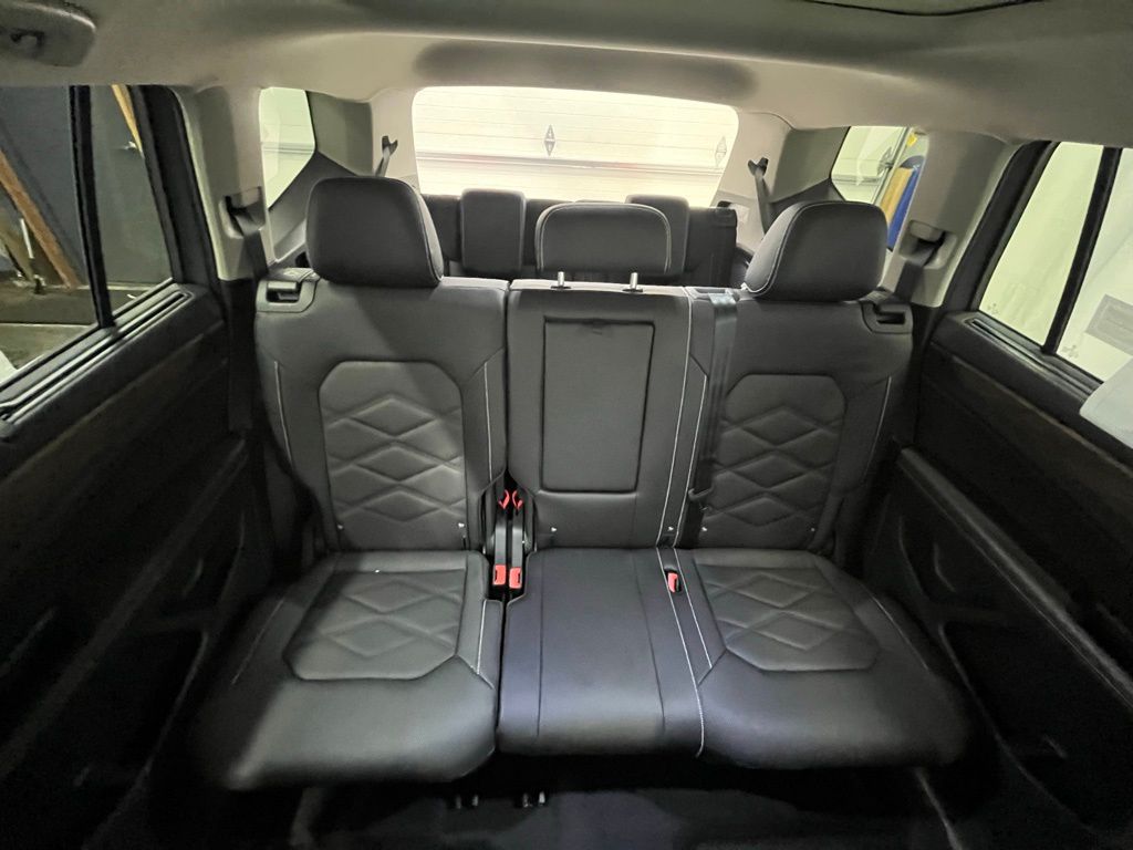 2025 Volkswagen Atlas SE Technology photo 25