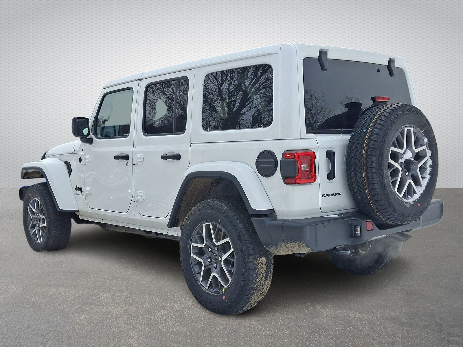 2025 Jeep Wrangler Sahara photo 4