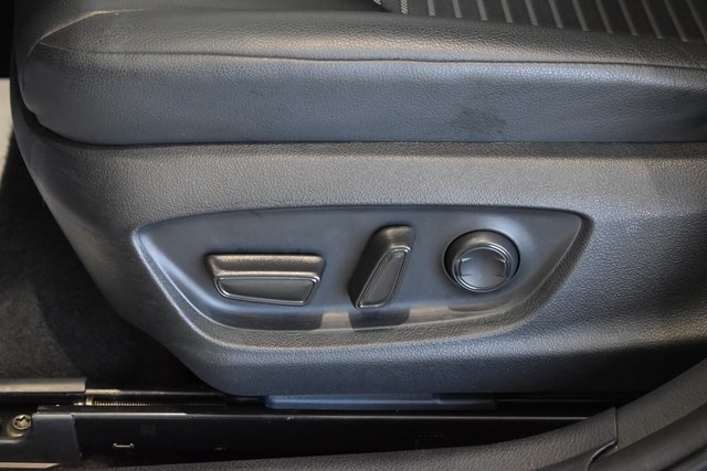 2024 Toyota Camry SE photo 14