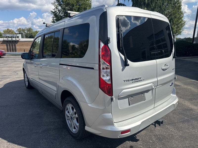 2023 Ford Transit Connect XLT Passenger Wagon photo 5