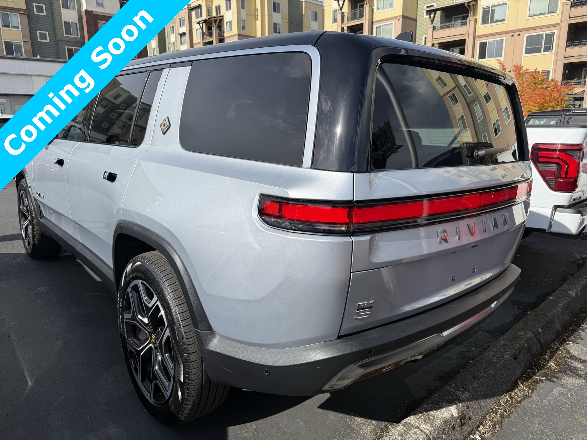 2024 Rivian R1S Adventure photo 4