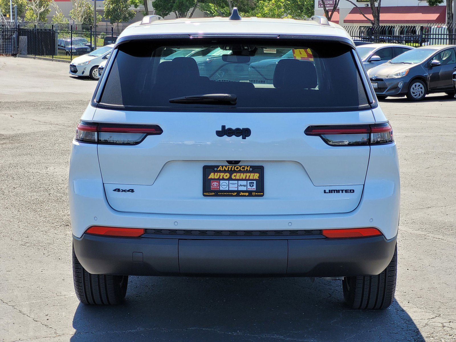 2024 Jeep Grand Cherokee Limited photo 4