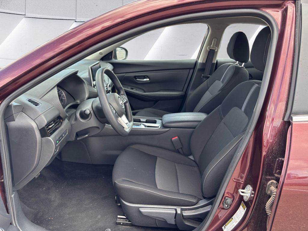 2025 Nissan Sentra SV photo 6