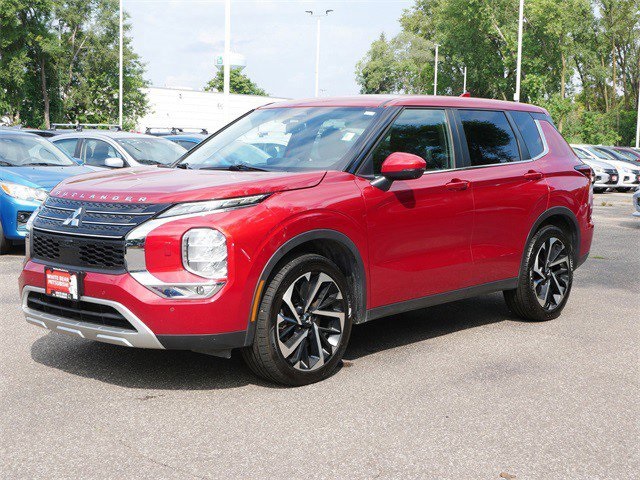 2022 Mitsubishi Outlander SE photo 3