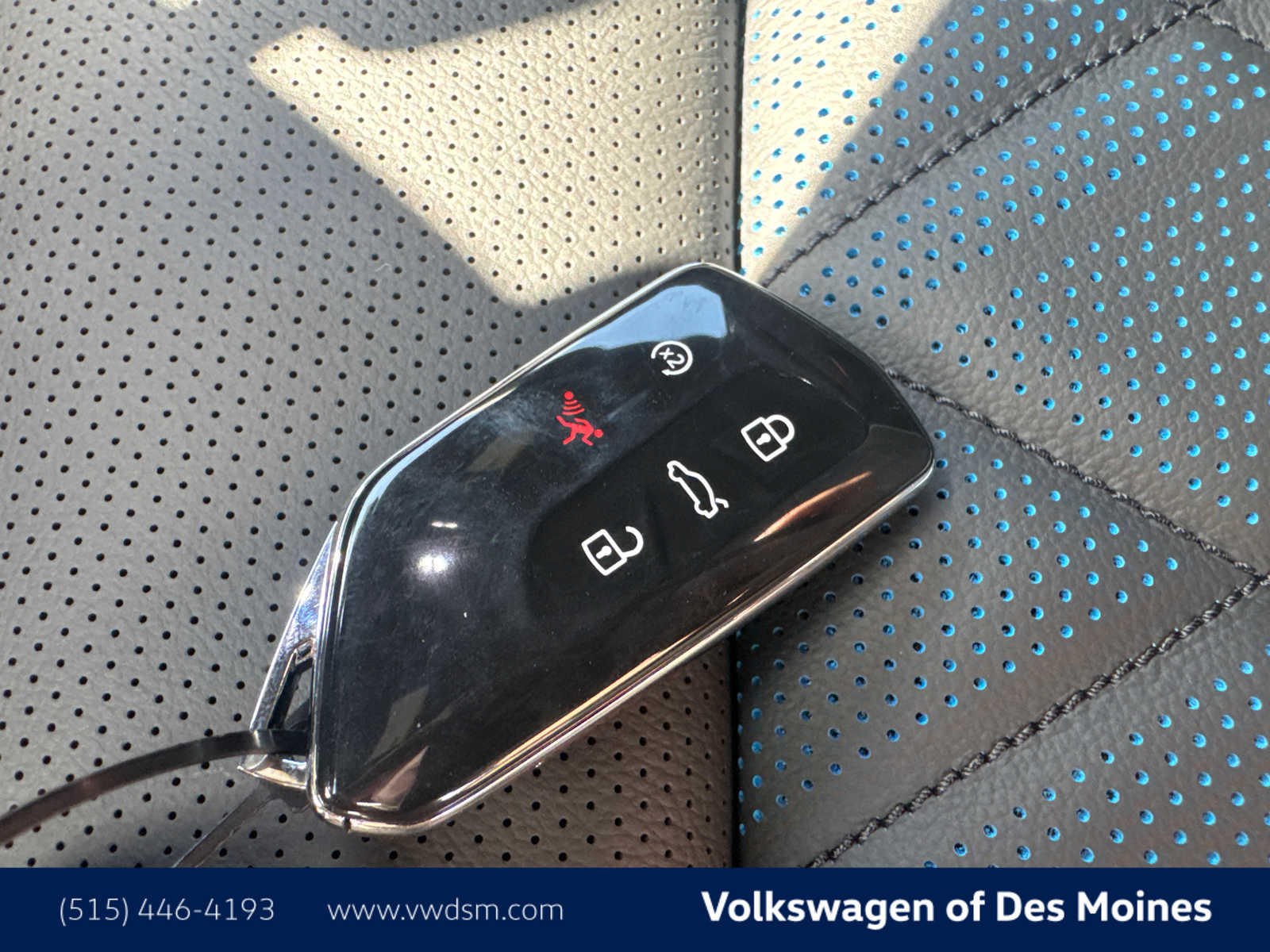 2025 Volkswagen Atlas Cross Sport SEL Premium R-Line photo 18