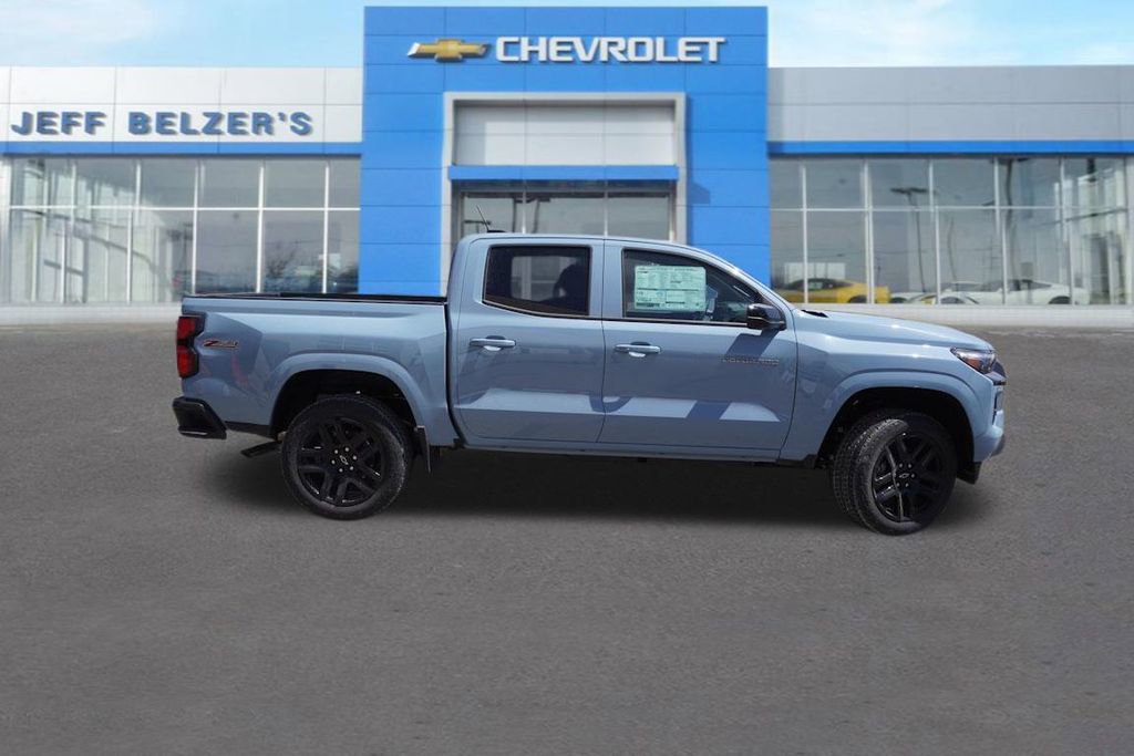 2025 Chevrolet Colorado Z71 photo 2