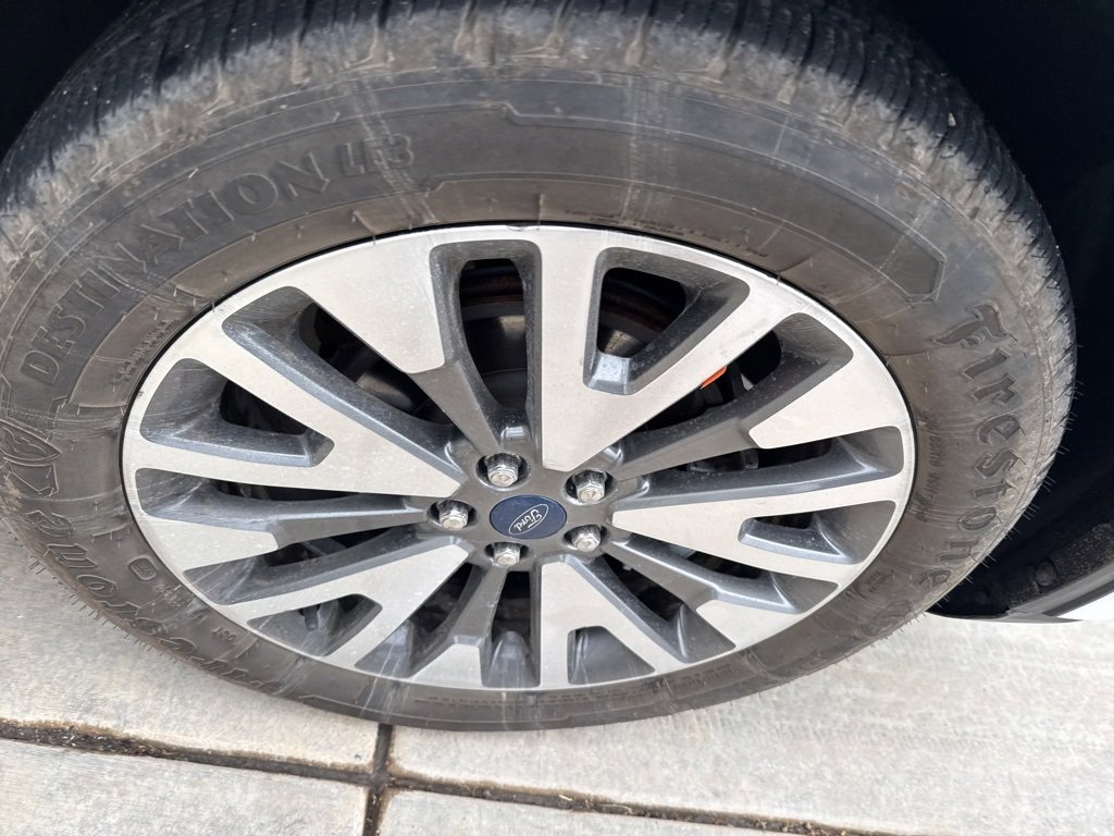2021 Ford Escape Titanium Hybrid photo 5