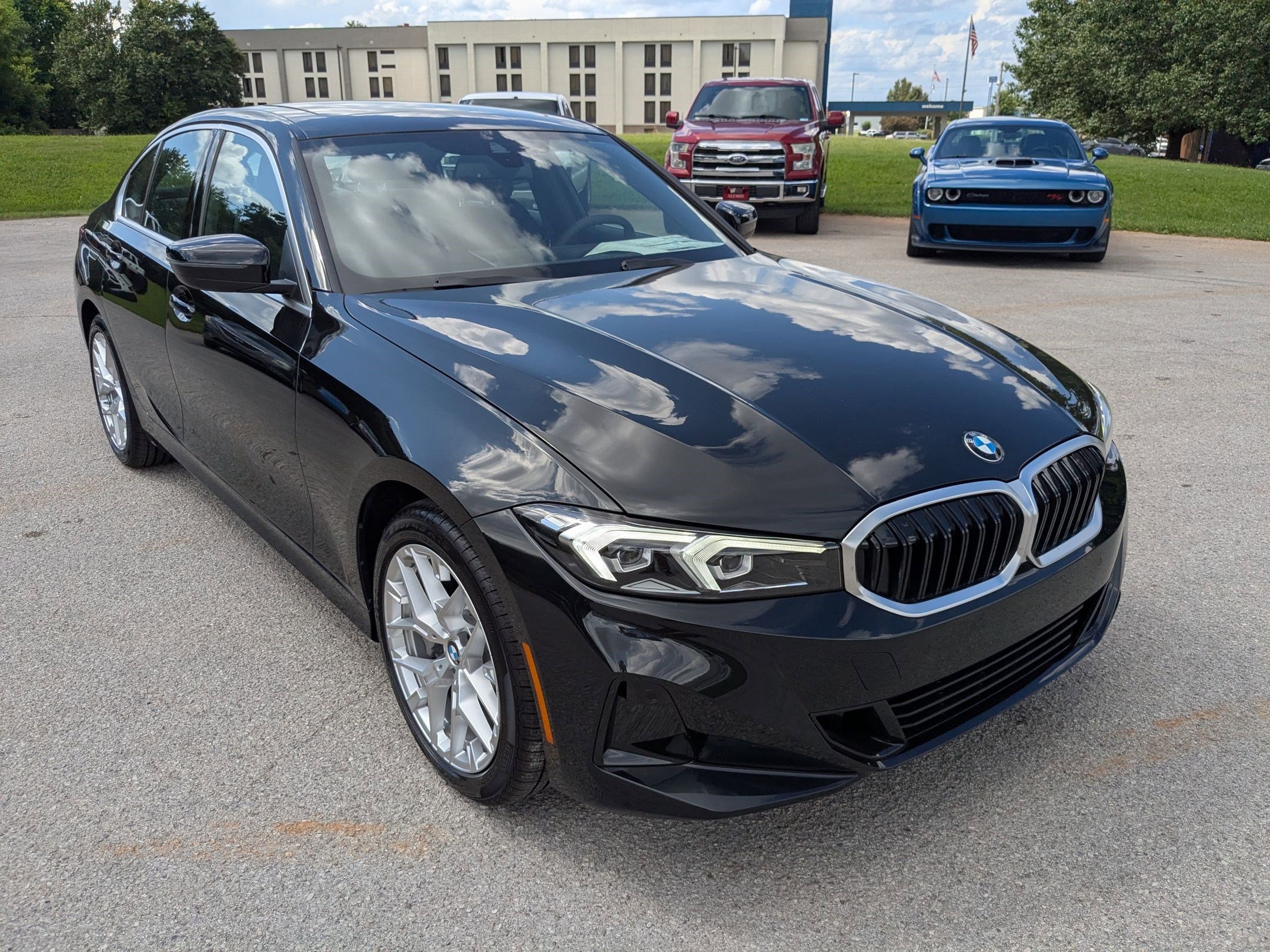 2025 Bmw 330i photo 3