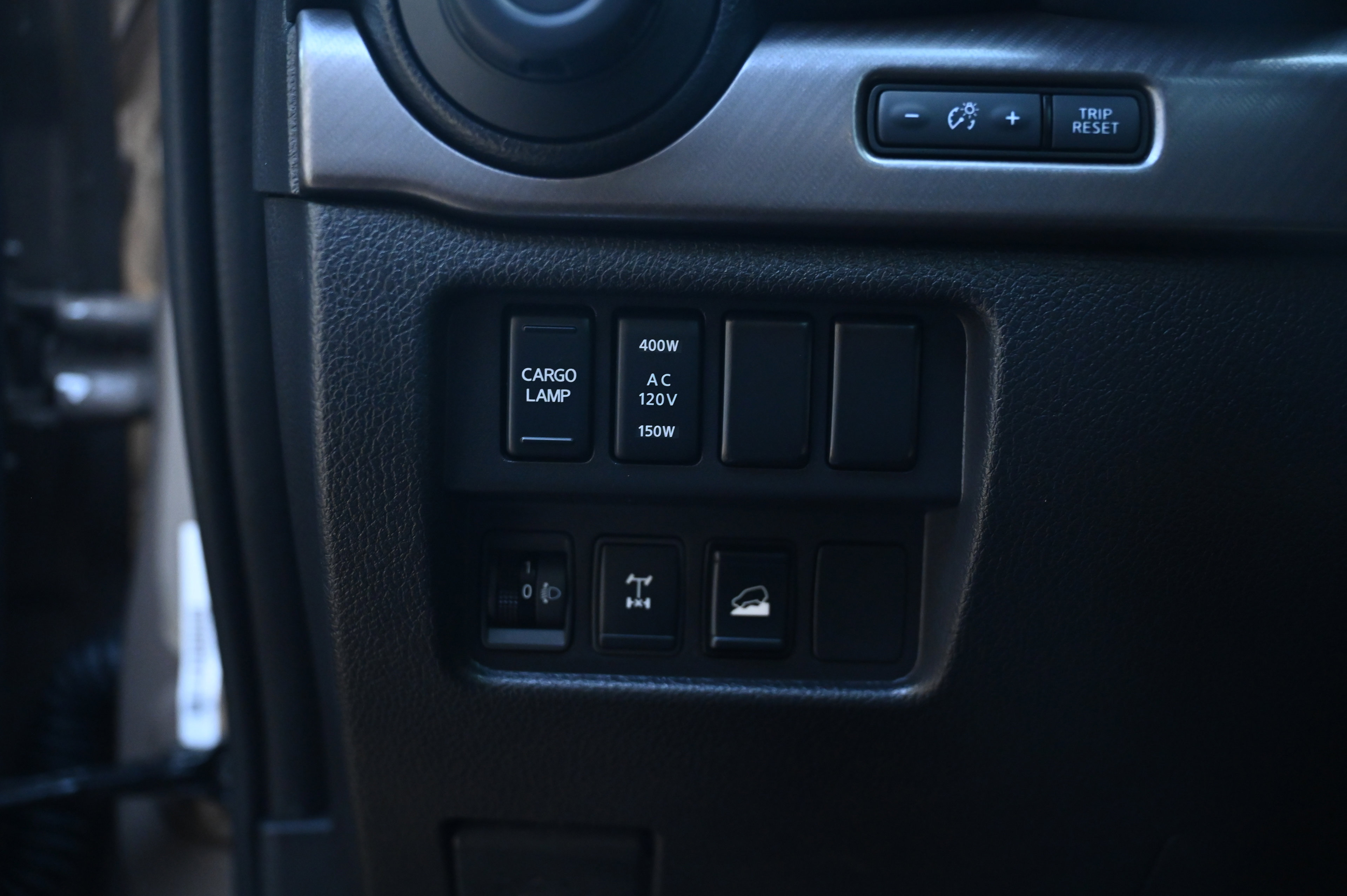 2024 Nissan Titan PRO-4X photo 12