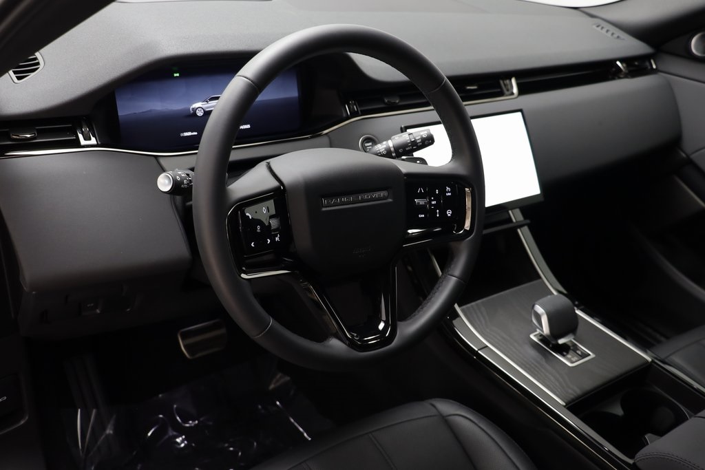 2025 Land Rover Range Rover Evoque Dynamic SE photo 5