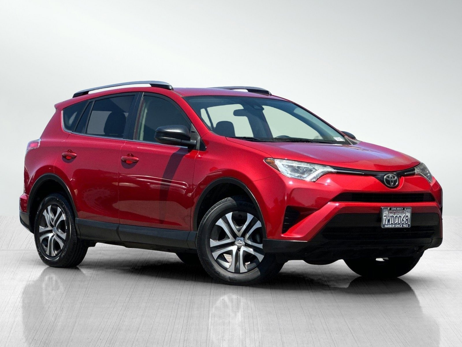 2017 Toyota RAV4 LE photo 2