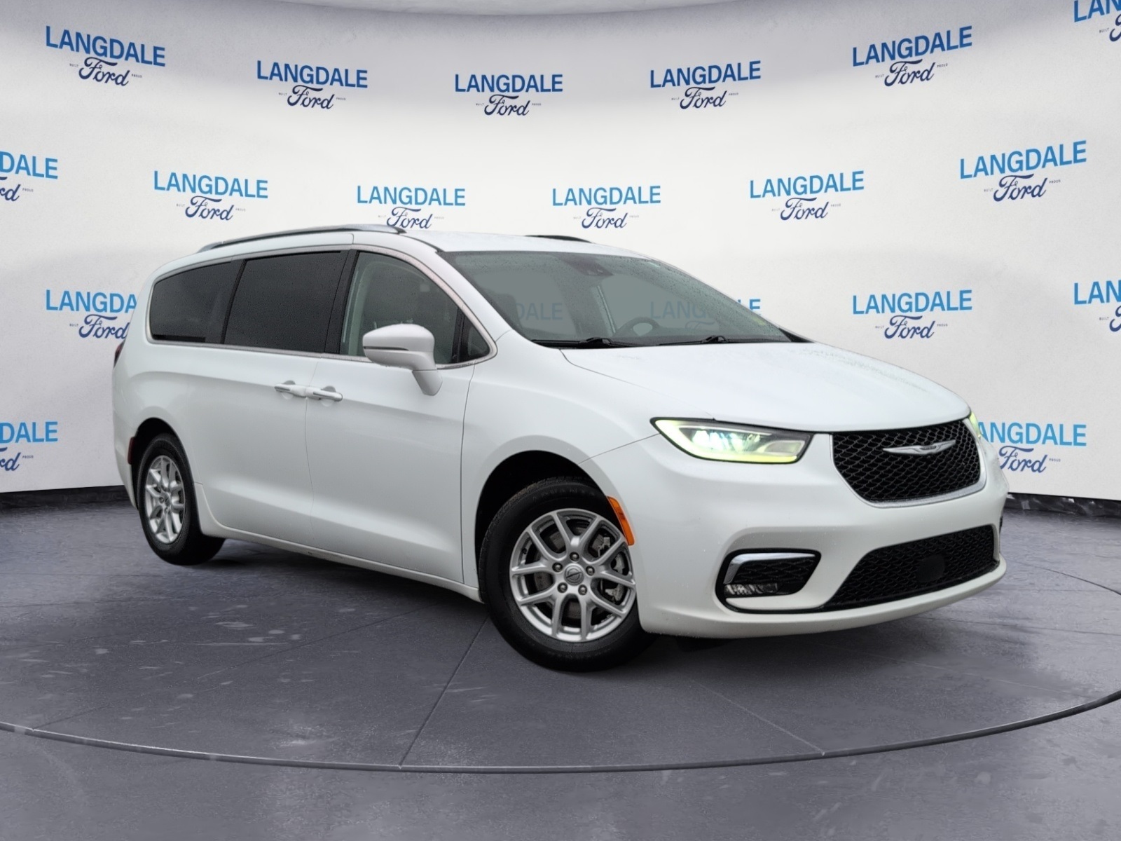 2021 Chrysler Pacifica Touring L's photo