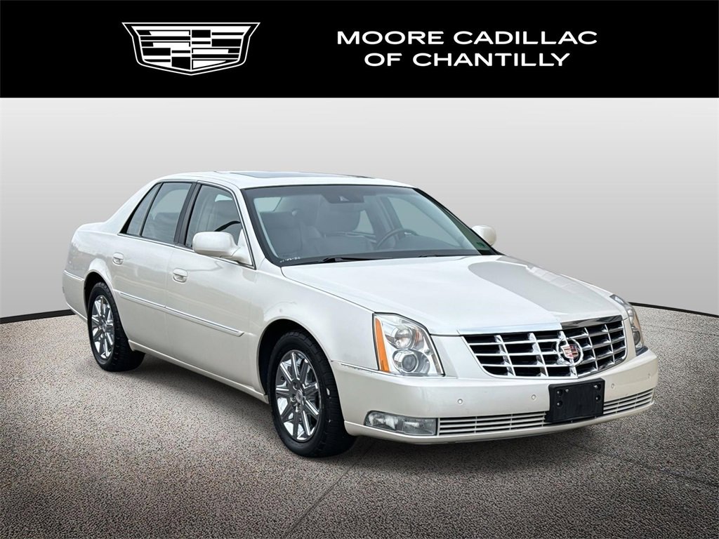 2011 Cadillac DTS Premium Collection's photo
