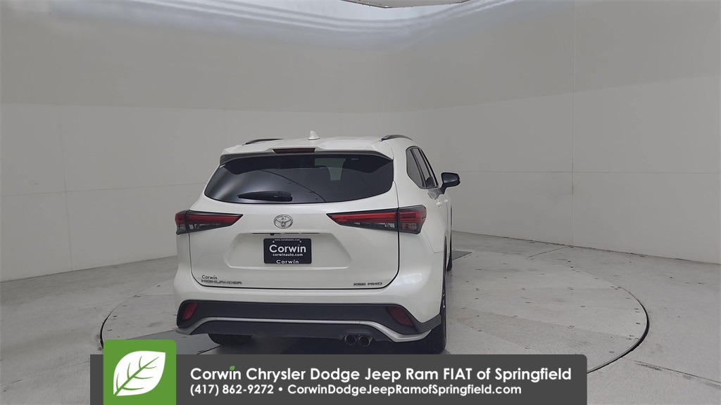 2021 Toyota Highlander XSE photo 13