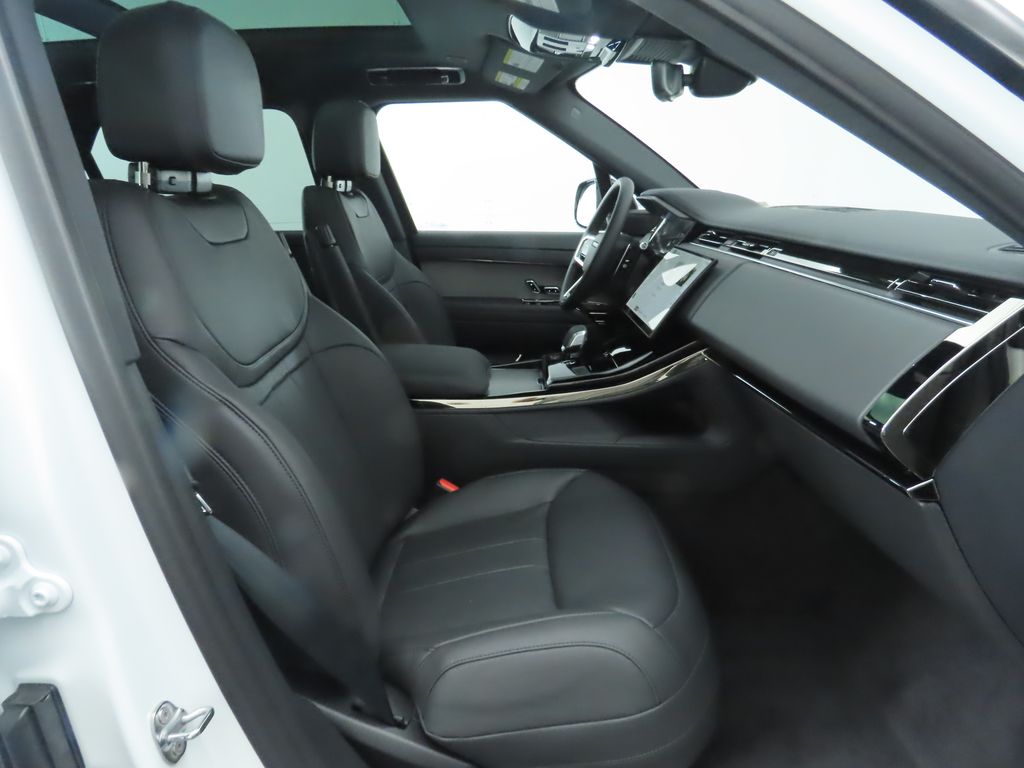 2025 Land Rover Range Rover Sport photo 18