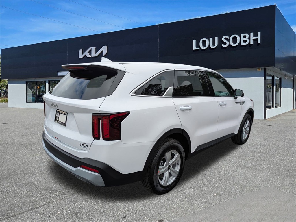2026 Kia Sorento LX photo 3