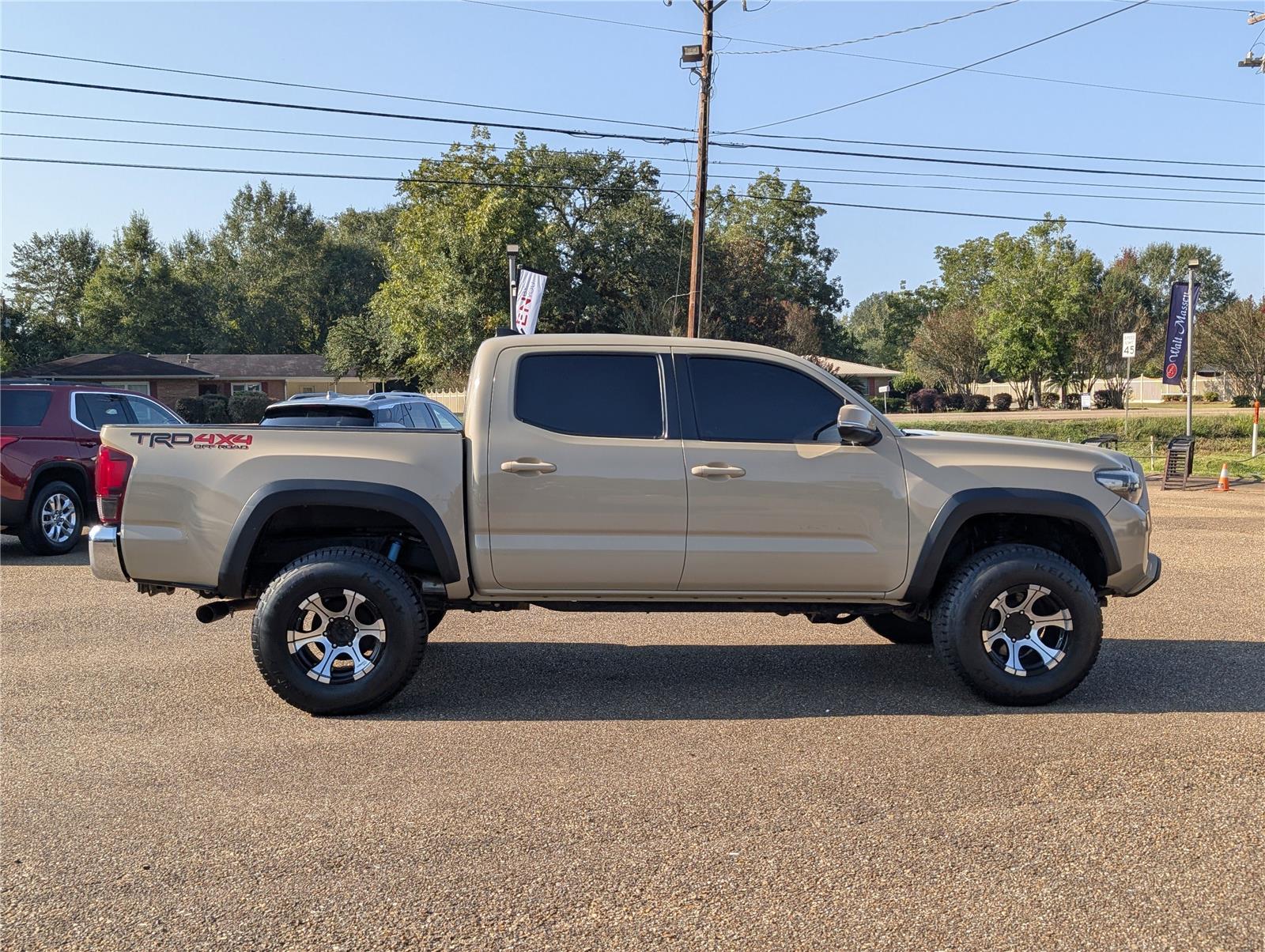 2019 Toyota Tacoma SR photo 7