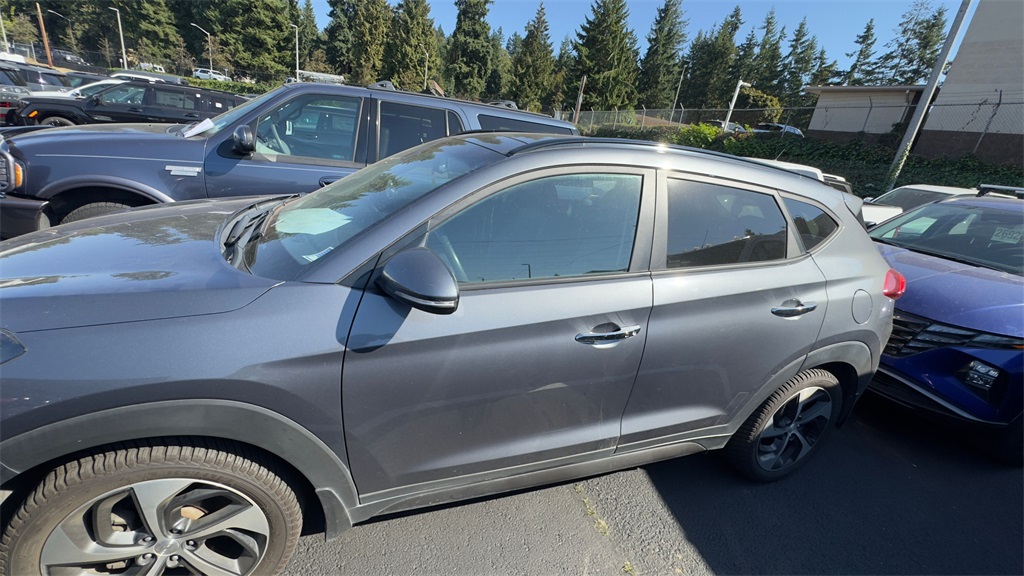 2016 Hyundai Tucson Limited photo 2