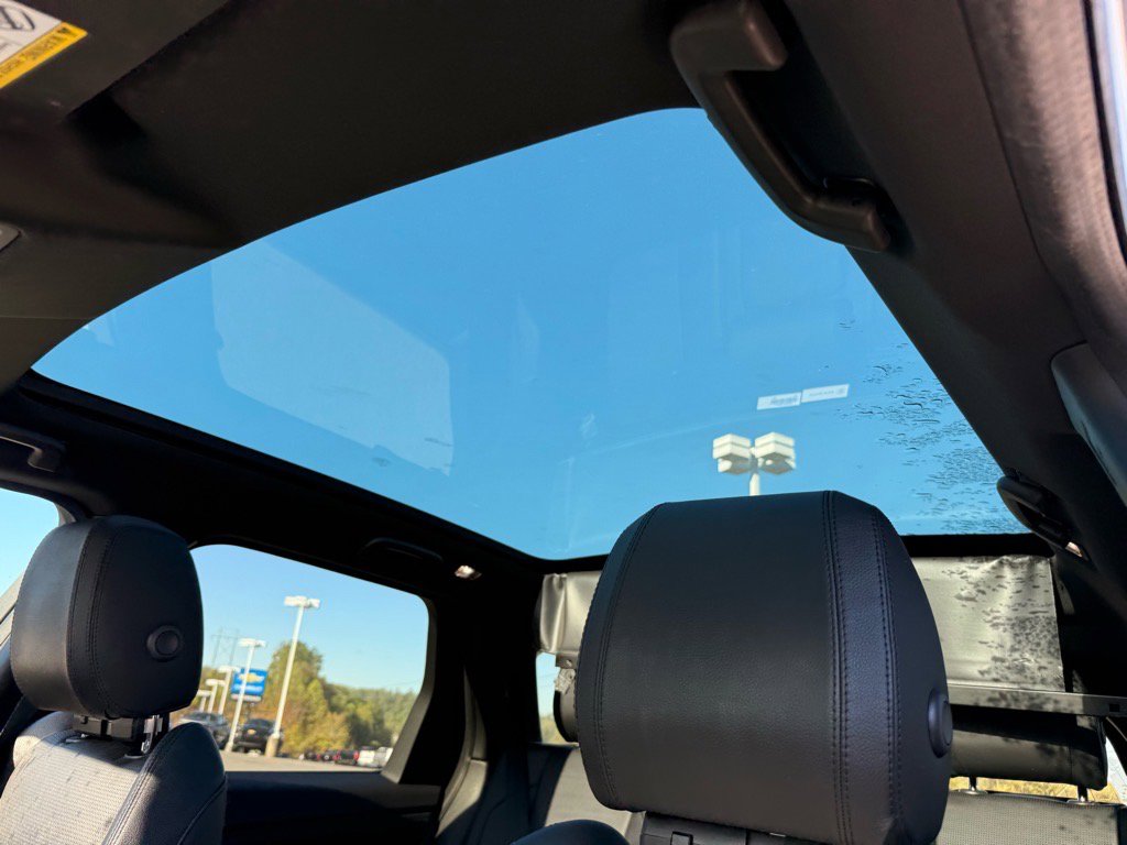2020 Land Rover Discovery Sport SE photo 14