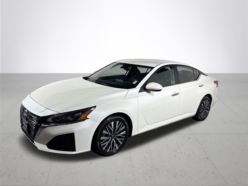 2023 Nissan Altima 2.5 SV photo 2