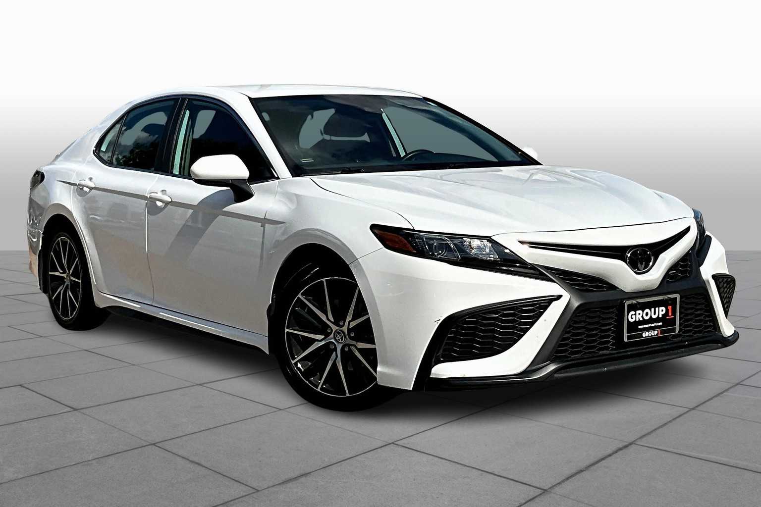 2023 Toyota Camry SE photo 2